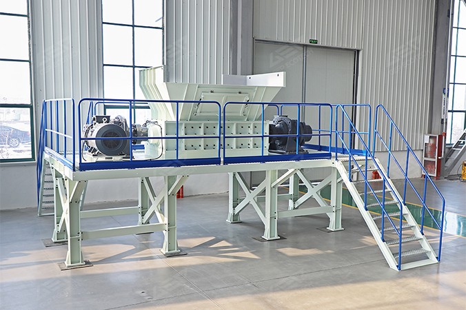 Kéttengelyes Aprítógép