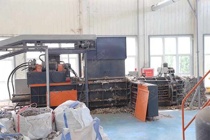 Hidraulikus bálázó